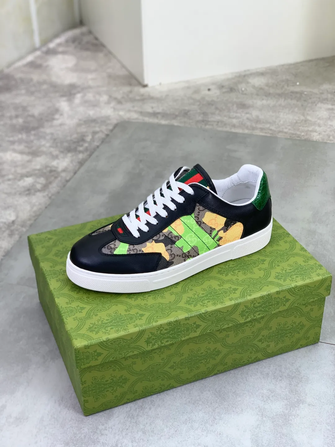 Men's shoes P400 💰[New style] 🆘 The latest model from Gucci's official website🎁Classic casual and fashionable men's shoes👟Hot style💥The style is simple and elegant, exclusive for trendy men. Unique official website latest brand elements👑Gucci original decoration, fashionable and generous, the fabric is made of original soft calfskin➕Comfortable soft sheepskin lining ✅The official website specifies wear-resistant rubber outsole_full of elasticity, classic model taken in real life🎬Color: 2️⃣colors available😍Number: 38-44